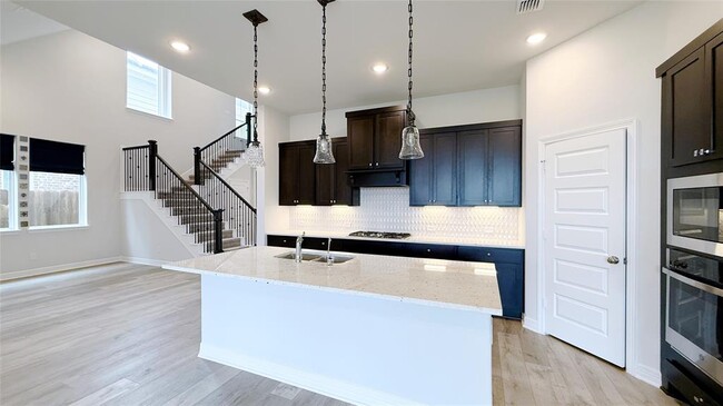 Building Photo - 28922 Hauter Wy