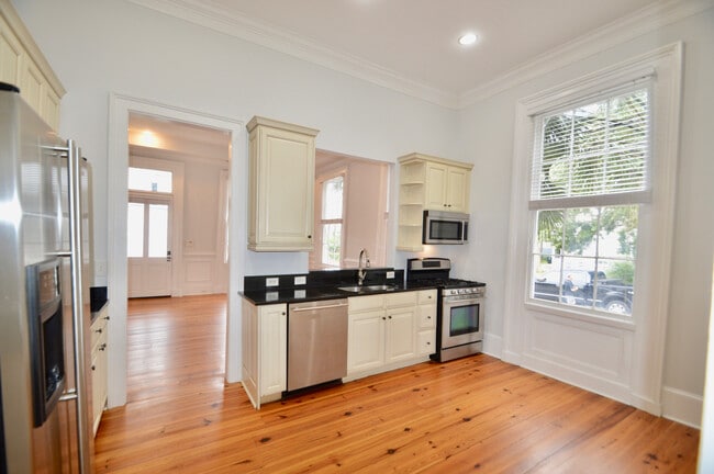 Building Photo - 192 Wentworth St