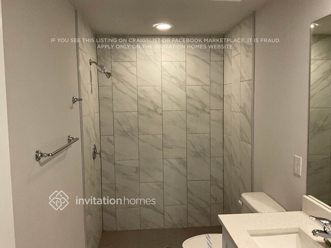 Building Photo - 771 Upland Ave SE