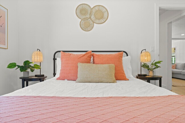 Building Photo - 721 Dobbins St