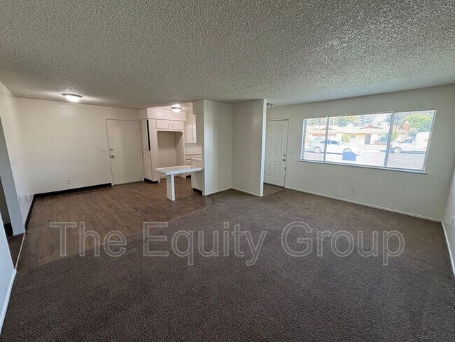 Building Photo - 941 S Demaree St