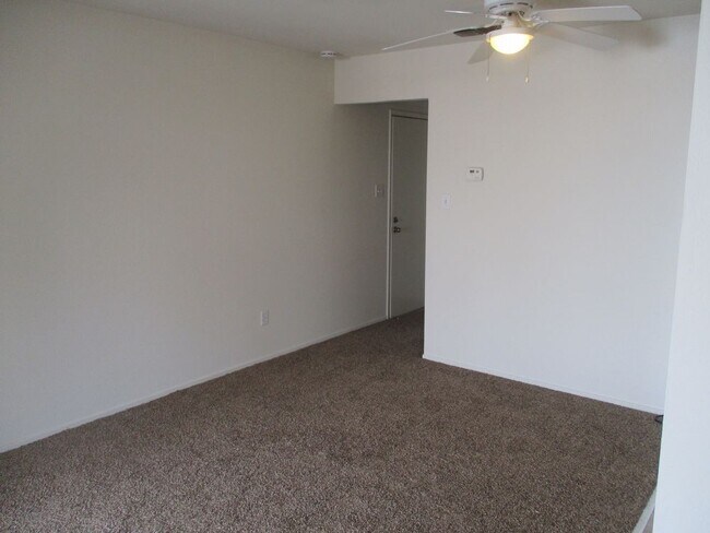 Building Photo - NICE DUPLEX NEAR EASTERN  MARCONI
