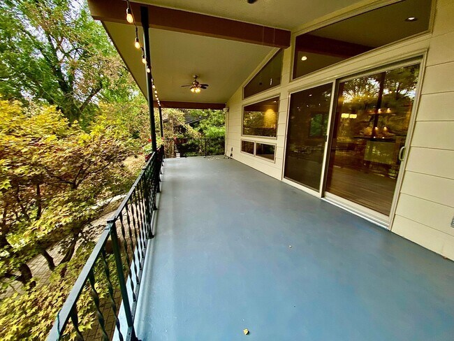Building Photo - Stunning, 4 Bedroom, 3500 Square Foot, Highland's Home in Boise's North End