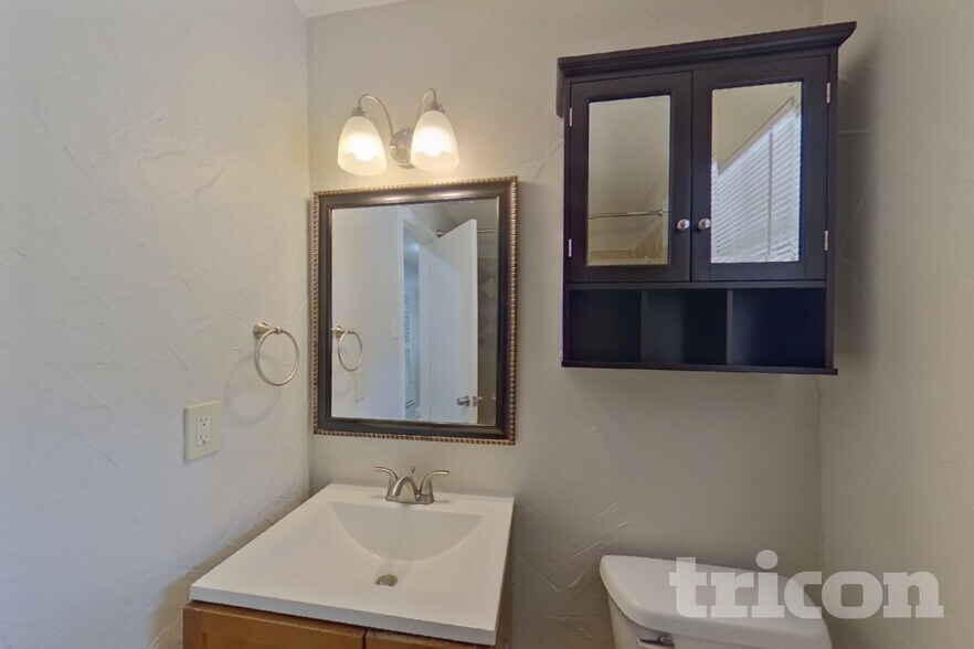 Building Photo - 5636 Wimbleton Way