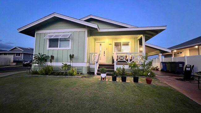 Building Photo - All Pets Welcome to this 2/1 SFH in HO'OPI...