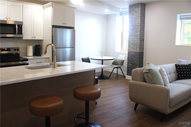 Building Photo - 110 Hotel St