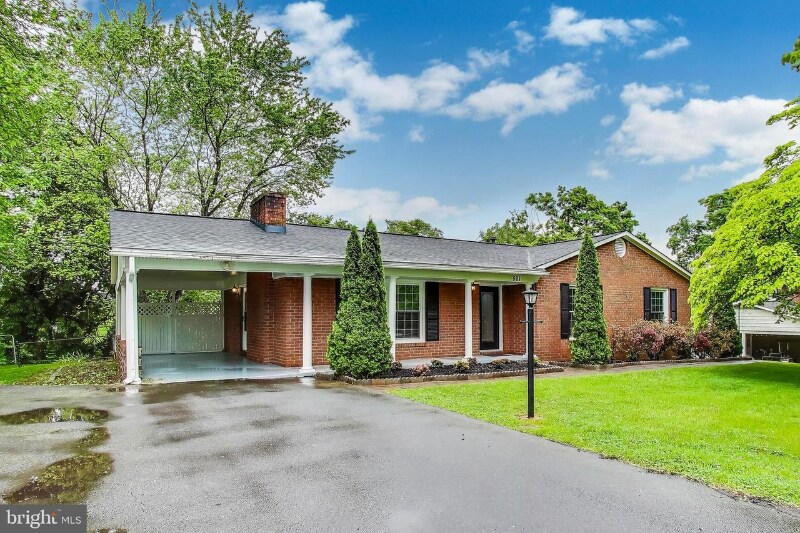 Building Photo - 501 Barberry St