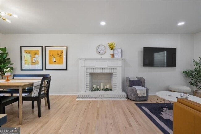 Building Photo - 677 Hillandale Cir