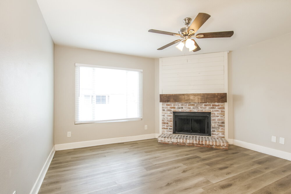 Building Photo - 8737 W Bluefield Ave
