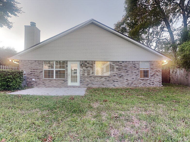 Building Photo - 2326 Creekfront Dr