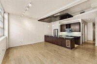 Building Photo - 2600 W 7th St