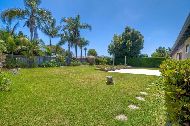 Building Photo - 1729 Lahoud Dr