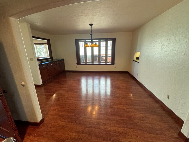 Building Photo - 4br/3bth CRAFTSMAN STYLE HOUSE in Arcata