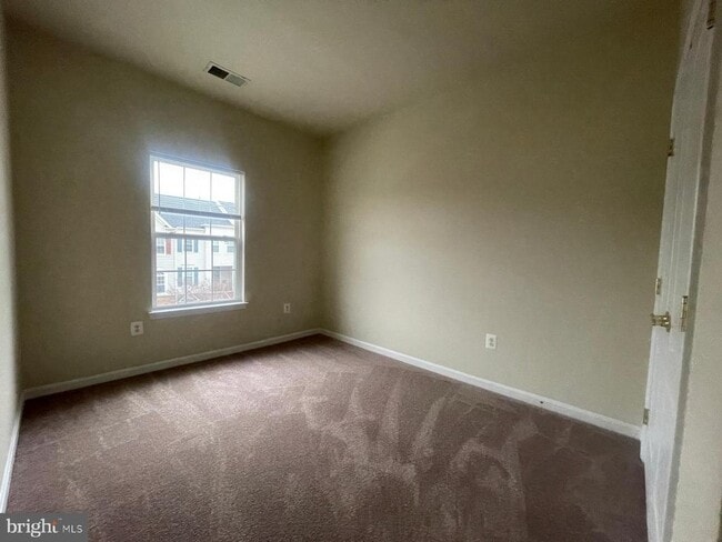 Building Photo - 24693 Kings Canyon Square