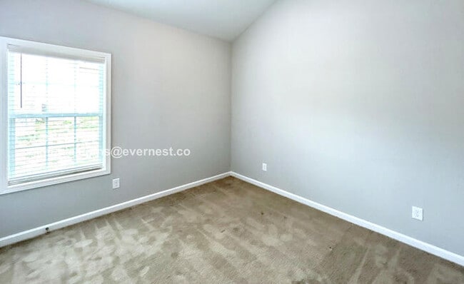 Building Photo - 1025 Echo Rdg Rd