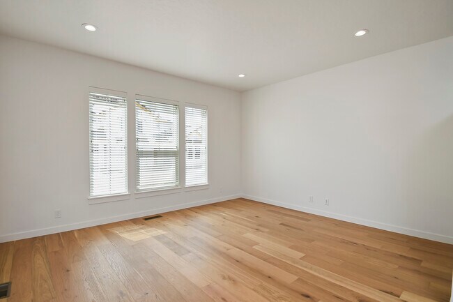 Building Photo - 11095 W Clematis St