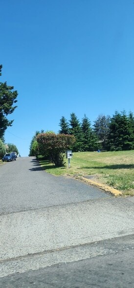 Building Photo - 8309 NE St Johns Rd