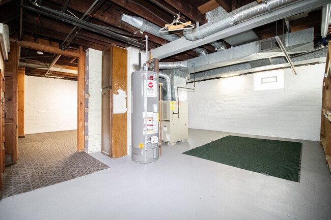 Building Photo - 472 Shasta Dr