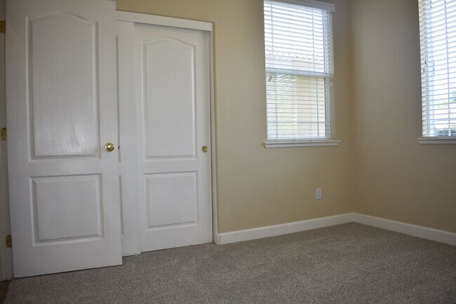 Building Photo - 2312 Petruchio Way