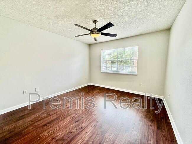 Building Photo - 2500 Winding Creek Blvd