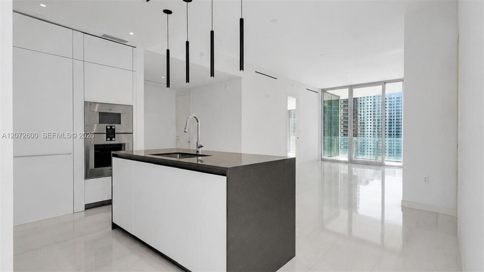 Building Photo - 300 Biscayne Boulevard Way