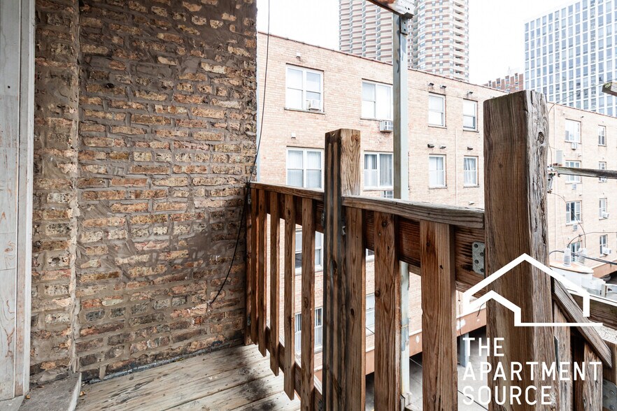 Building Photo - 3721 N Pine Grove Ave