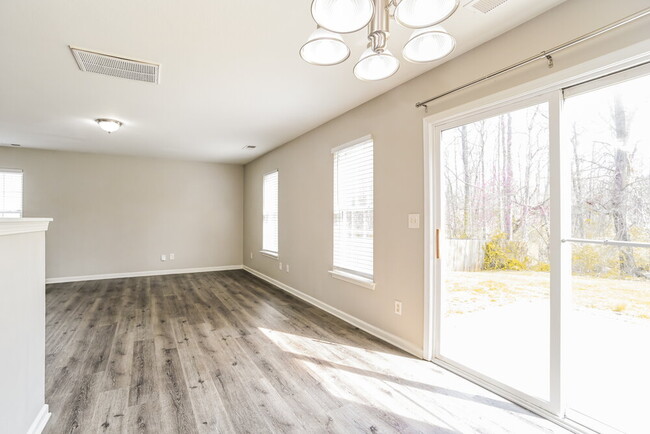 Building Photo - 920 Almora Dr