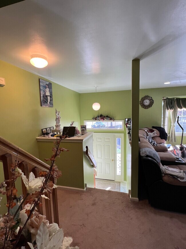 Building Photo - 3504 Carriage Ct