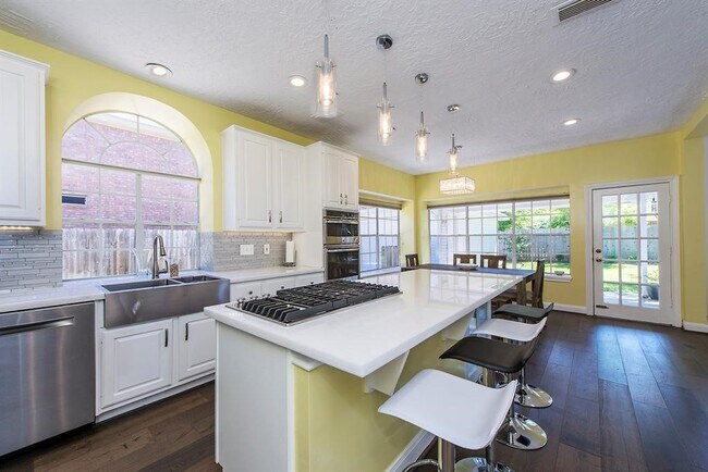Building Photo - 14111 Manderly Dr
