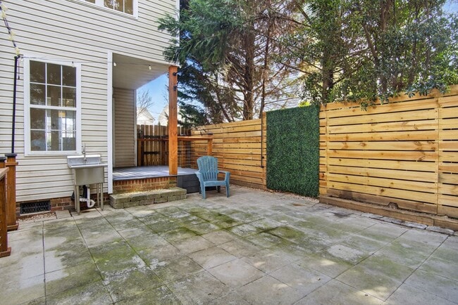 Building Photo - 4921 Windproof Way