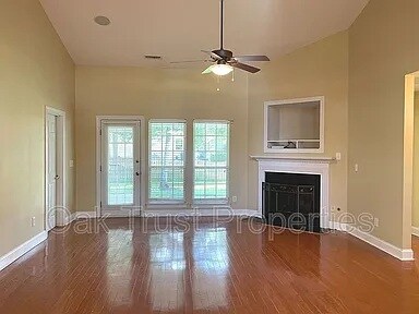 Building Photo - 110 Bay Colony Ct