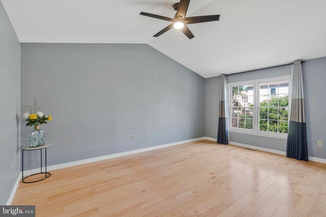 Building Photo - 4638 Luxberry Dr