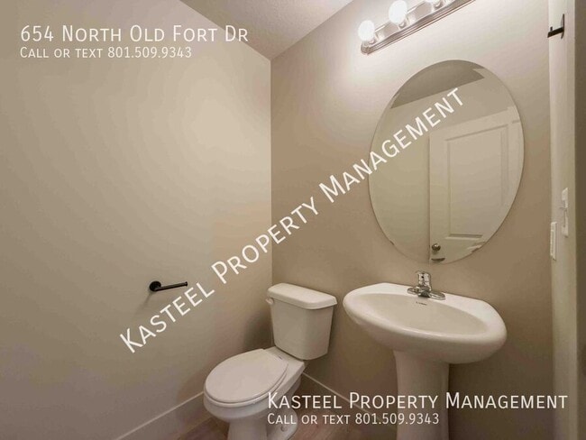 Building Photo - 654 N Old Fort Dr