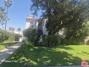 Building Photo - 4426 S Victoria Ave