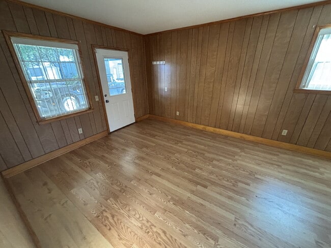 Building Photo - 761 Bob Hall Rd