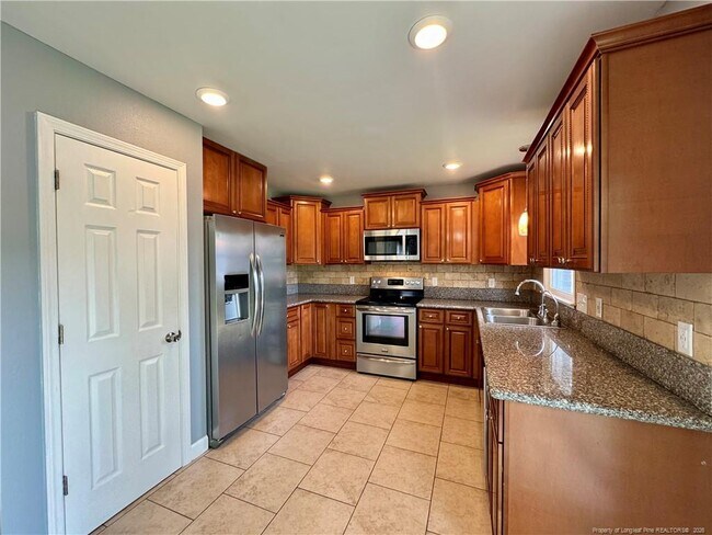 Building Photo - 5026 Waterford Dr