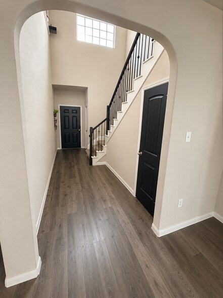 Building Photo - 2291 Raider Dr