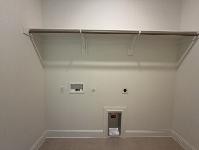 Building Photo - 2463 Bussey Dr