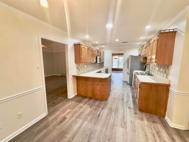 Building Photo - 545 Wilkes Cove