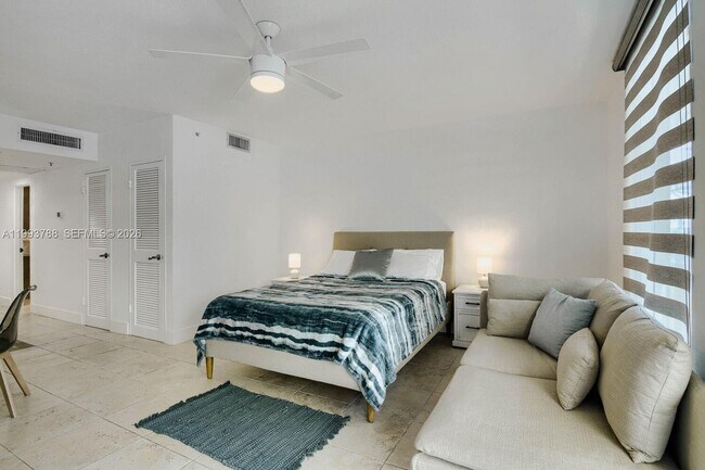 Building Photo - 2501 S Ocean Dr