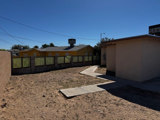 Building Photo - Downtown Single Story - Corner Lot - Remod...