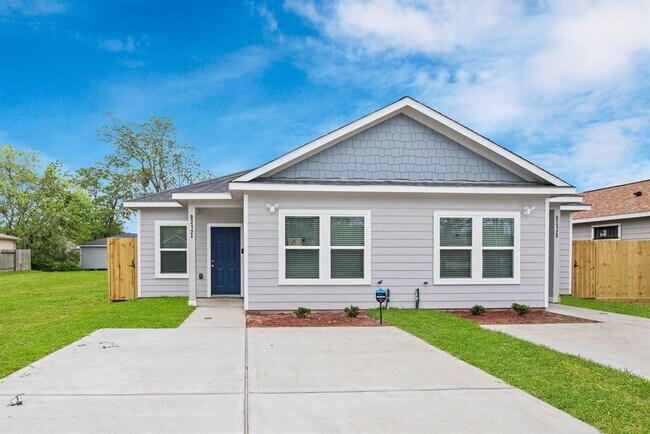 Building Photo - 4649 Carmen St