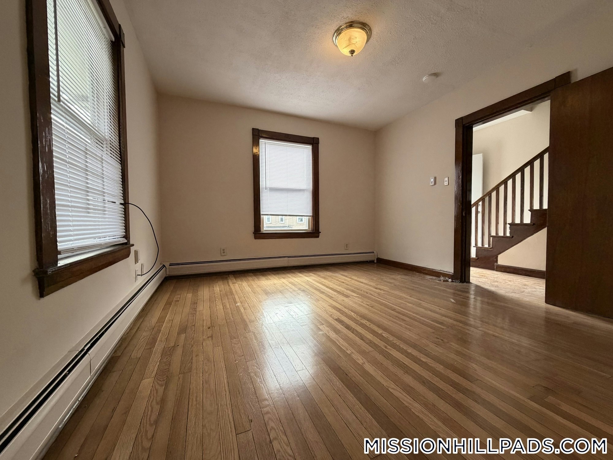 Building Photo - 5 Oakland St