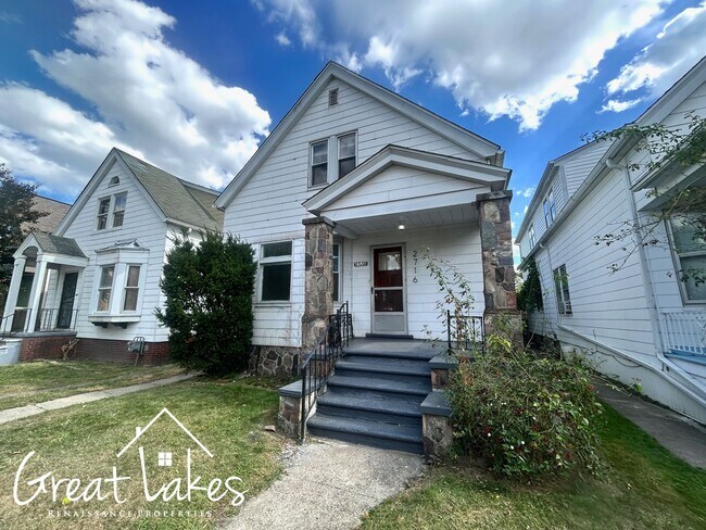 Primary Photo - 2716 Belmont St