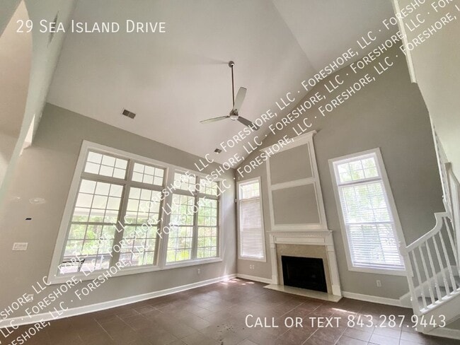 Building Photo - 4-Bedroom Home with Loft and Office for Re...