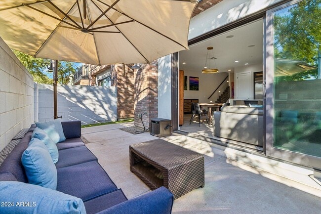 Building Photo - 240 W Missouri Ave