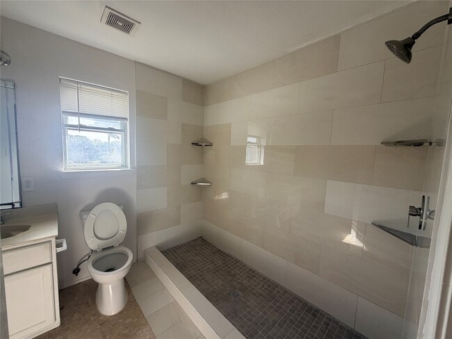 Building Photo - 14014 Long Shadow Dr