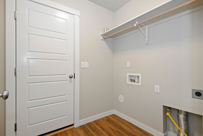 Building Photo - Newer 3 Bedroom Home in Kuna _ Pet Friendl...