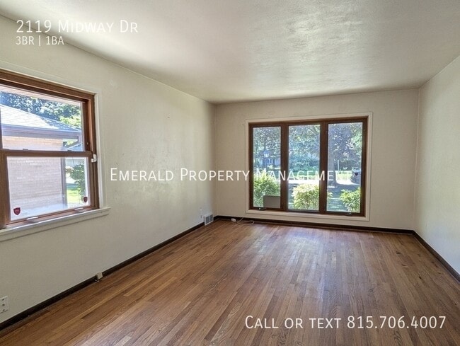 Building Photo - 2119 Midway Dr