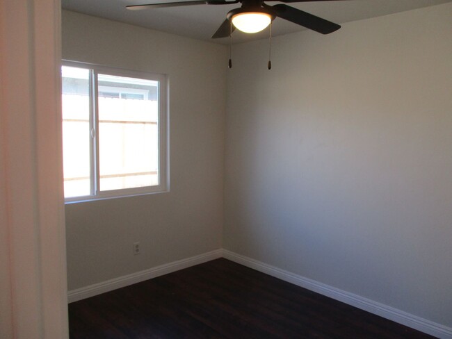 Building Photo - Lakeside Newly remodeled 4 Bdr 2.5 Bath Ho...